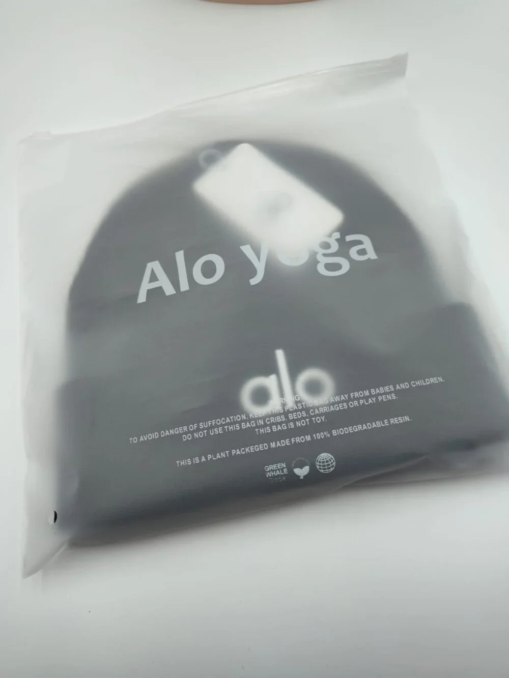 ALO Yoga add sleek